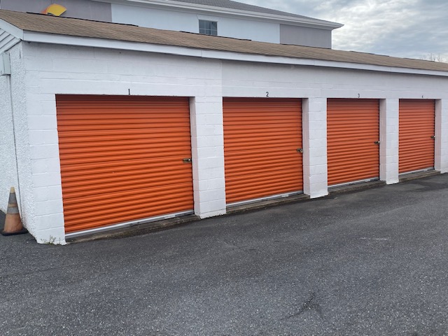 Climate-Controlled Storage vs. Drive-Up Storage: What Elkridge Renters Really Need